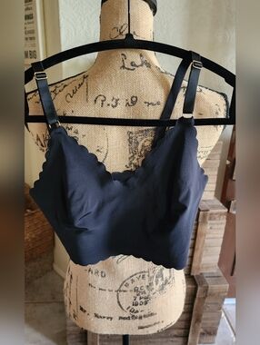 Black Scallop-Edge Bralette